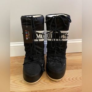 Moon boots